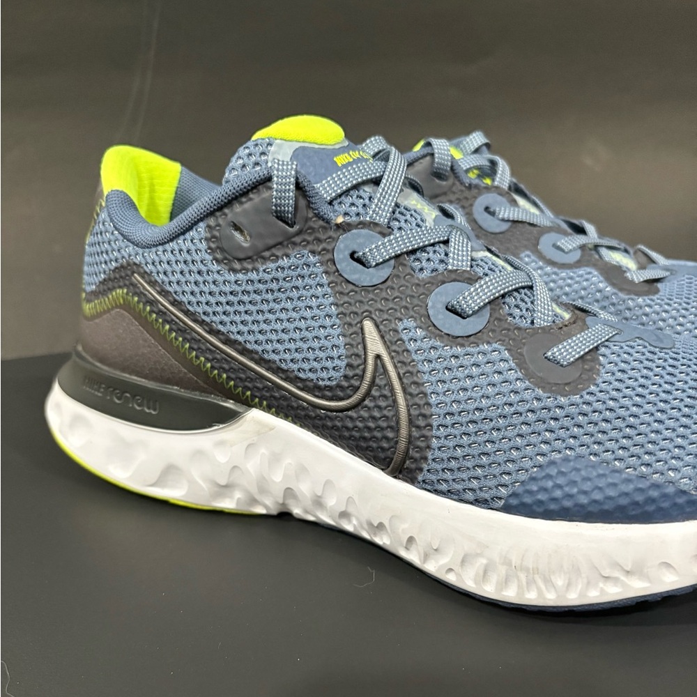 Men’s Nike Renew Running Shoes - Picture 3 of 10